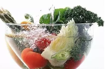 5招教你清除蔬菜里的致癌物！快告诉你家的大厨！